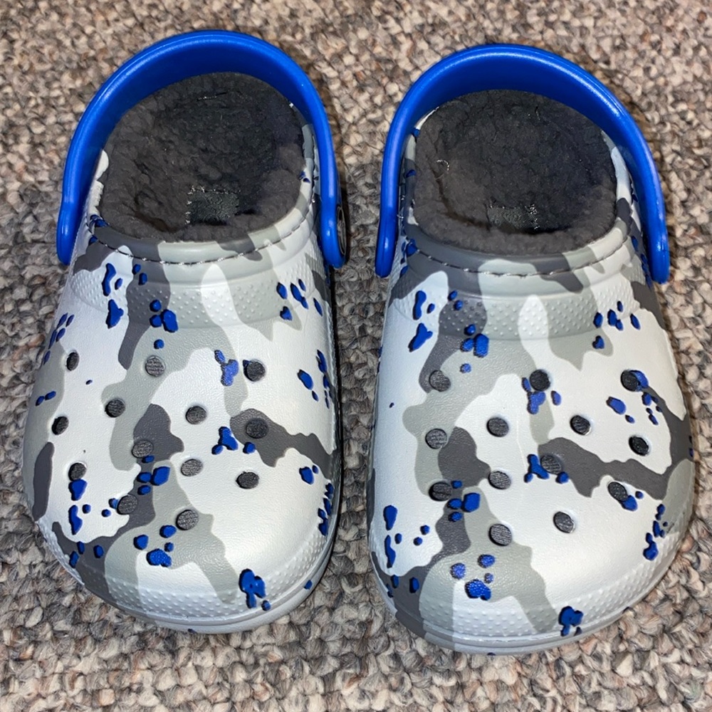 Crocs fleece lined